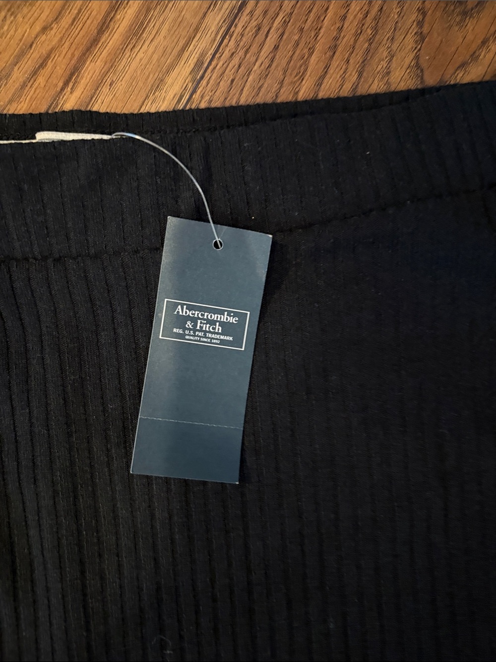 NWT Abercrombie & Fitch Black Ribbed Midi Skirt - Picture 3 of 10